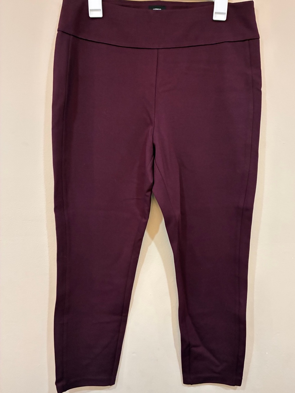 Express Womens Ponte Knit Slim Pull on pants in Burgundy